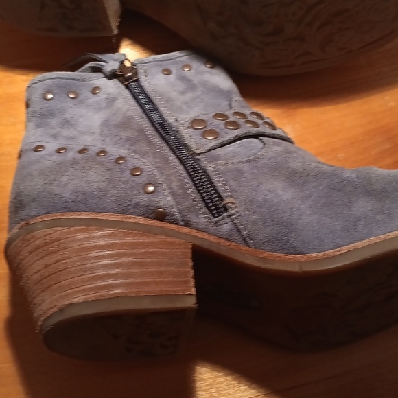 Sofft Light Blue Suede Ankle Boots with Studded Strap Size 6 - Picture 6 of 11
